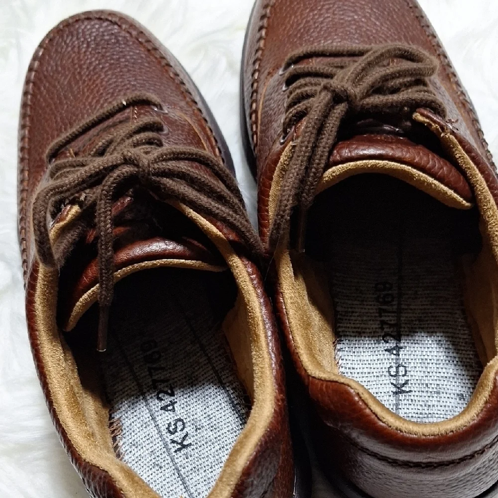 NWOT Elegant Brown Leather Oxfords for Men